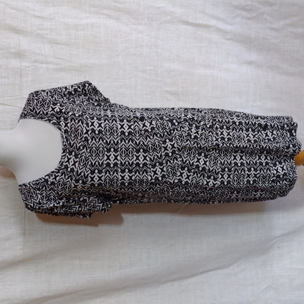 Apt. 9 short sleeve stretchy shift dress - wardrobe work horse!